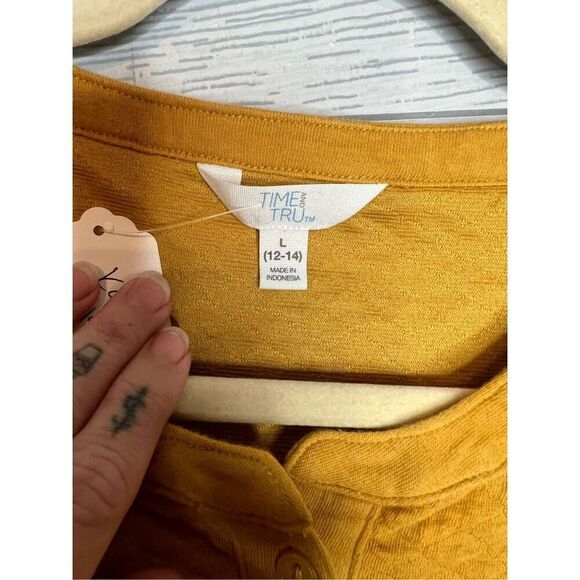 Mustard color quilted blouse size large - Picture 3 of 6